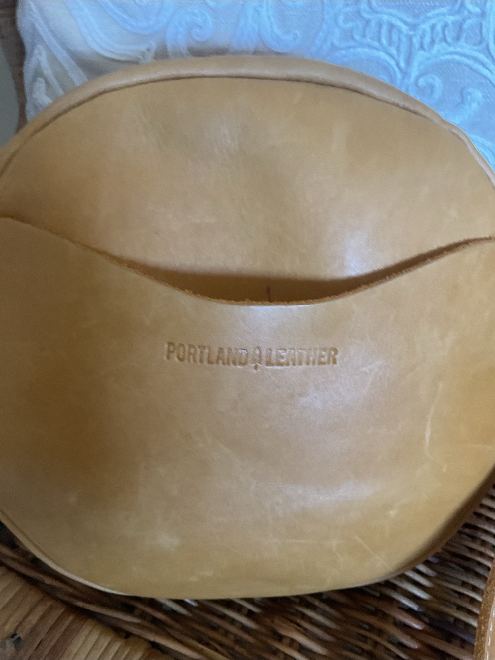 Portland Leather EUC Sunflower Round Crossbody - Picture 11 of 12